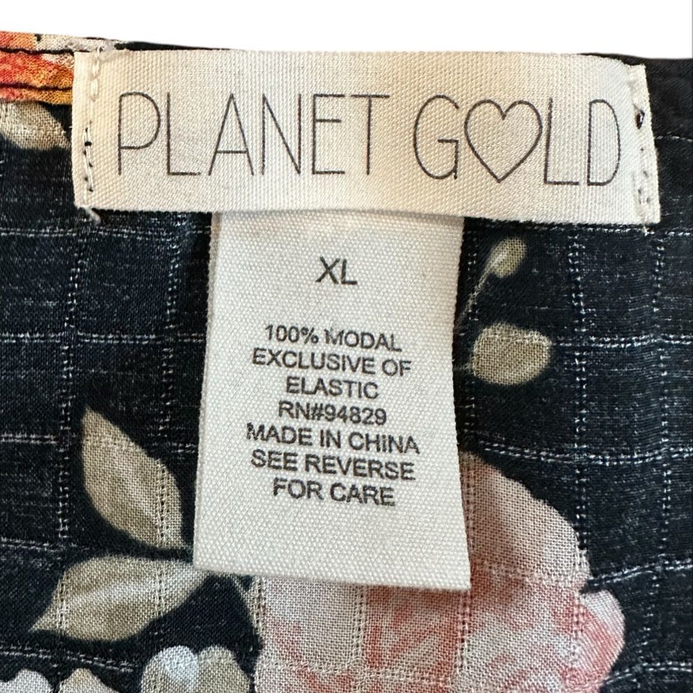 Planet Gold Junior's Smocked Floral Print Top Black Size X-Large - Picture 6 of 9